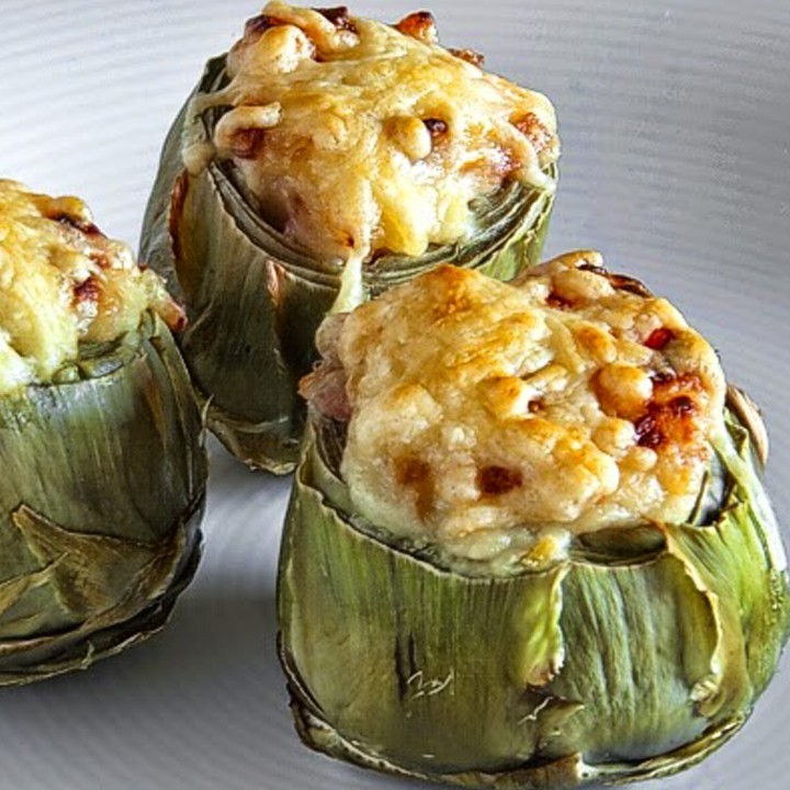 Artichauts A L Huile Farcis Aux Champignons Et Sauce Bechamel